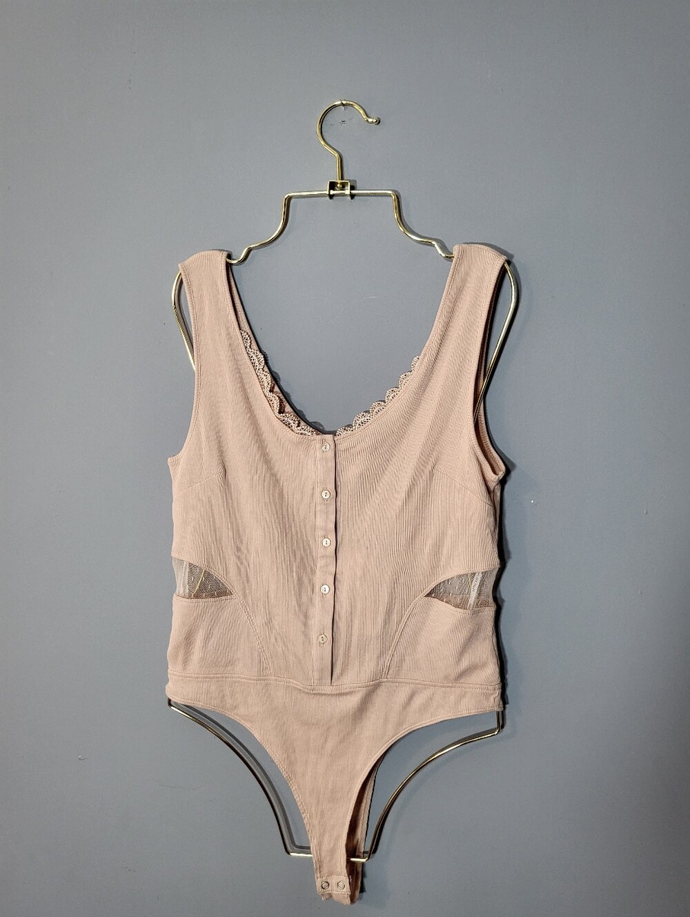NWT Avec Les Filles Size M Blush Pink Ribbed Lace-Trim Button Front Bodysuit
